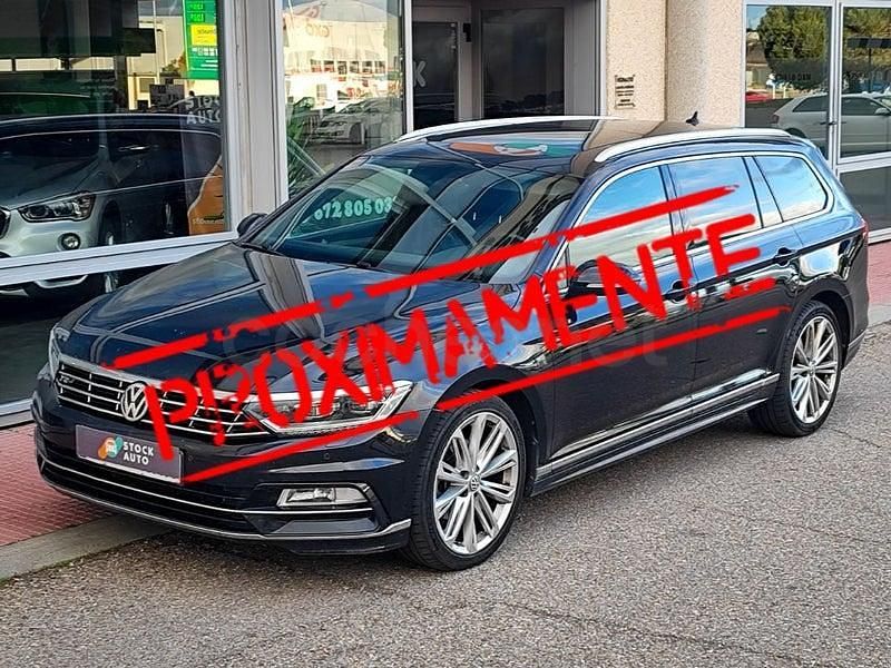 Usado VW Passat Sportline 190 CV (139 kW) 2018 Negro Familiar