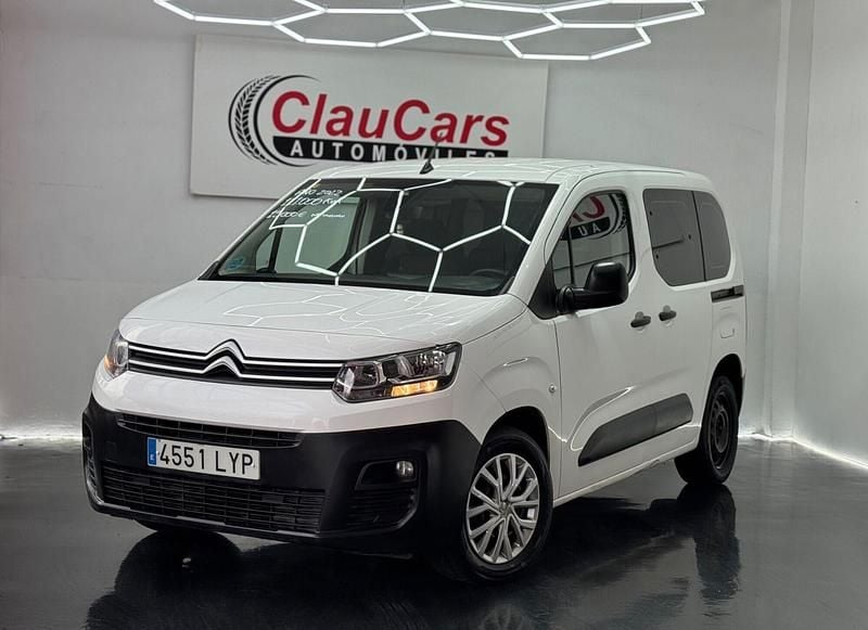 Usado Citroën Berlingo Live 100 CV (73 kW) 2022 Blanco Monovolumen