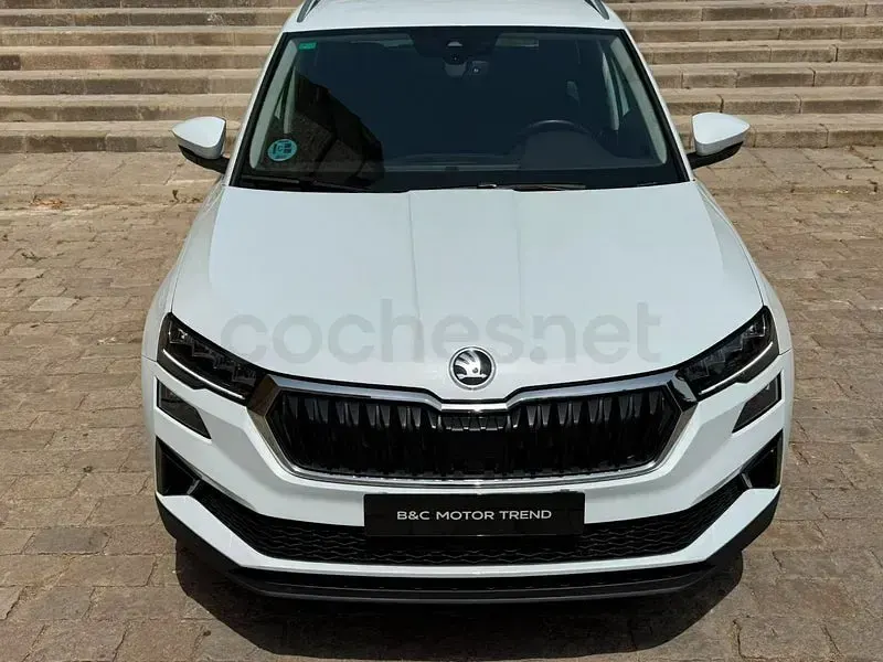 Usado Skoda Karoq Ambition 150 CV (110 kW) 2022 Blanco SUV