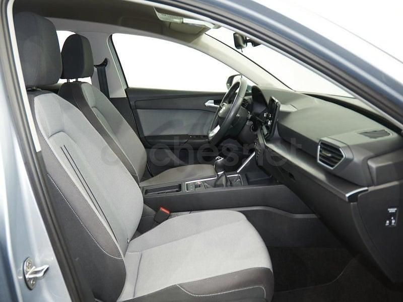 Usado Seat Leon Style 110 CV (80 kW) 2023 Gris / plata Berlina