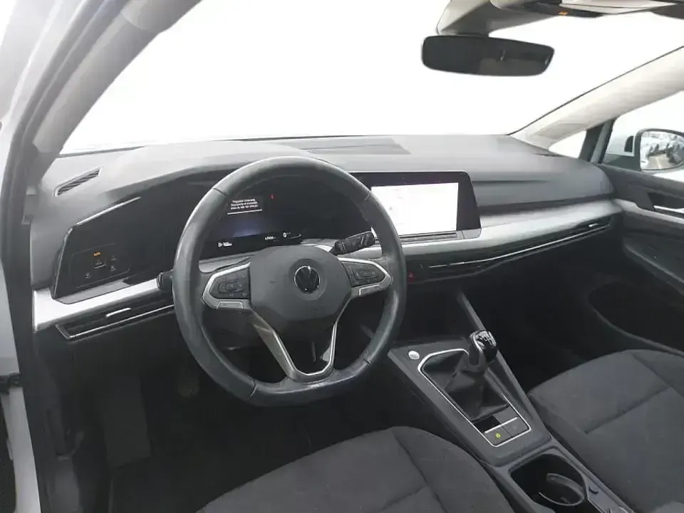 Usado VW Golf VIII Life 115 HP (84 kW) 2022 Branco Sedan