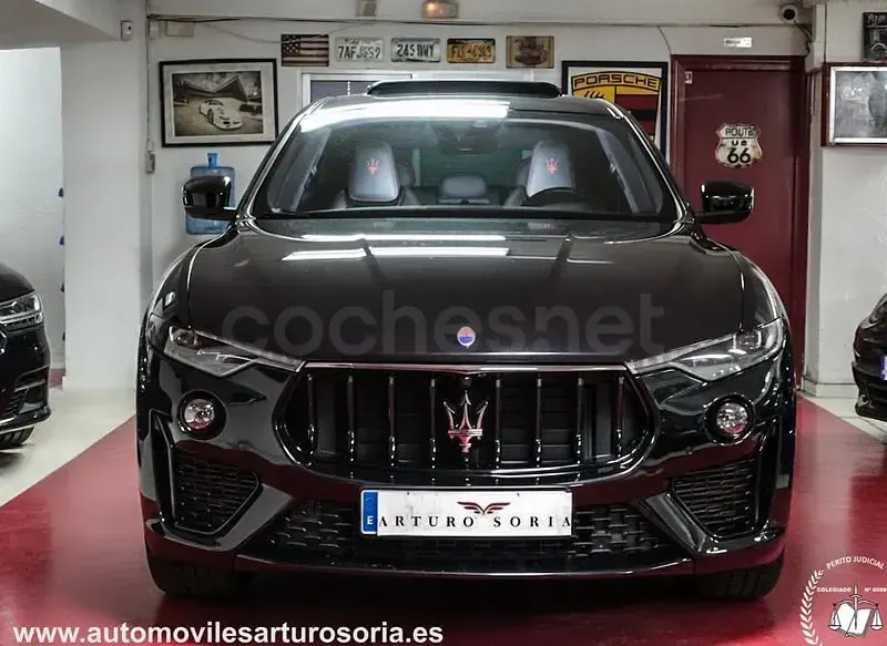 Usado Maserati Levante GranLusso 350 CV (257 kW) 2021 Negro SUV