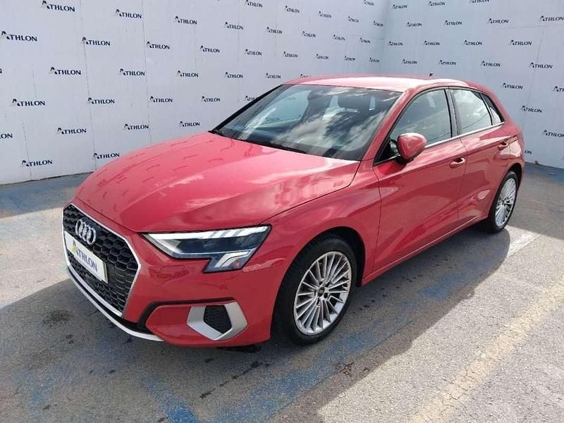 Usado Audi A3 Sportback Advanced 110 CV (80 kW) 2022 Rojo Utilitario