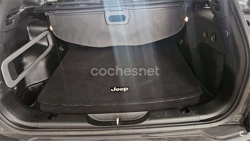 Usado Jeep Cherokee Overland 200 CV (147 kW) 2017 Marrón SUV