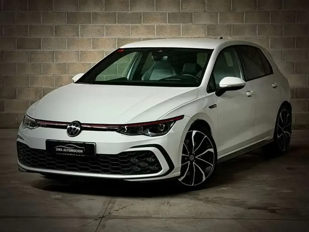 Usado VW Golf VIII GTI 245 CV (180 kW) 2021 Blanco Berlina