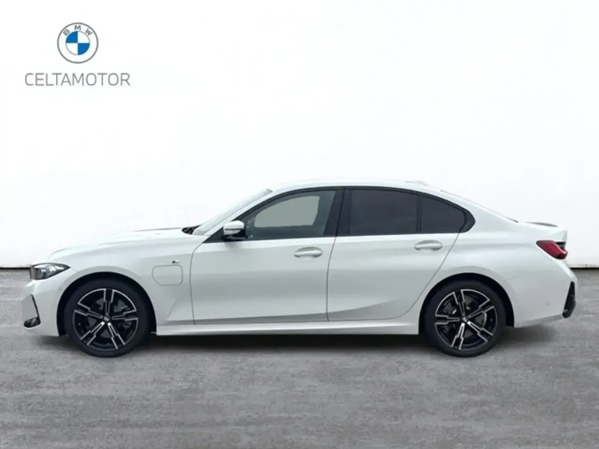 Nuevo BMW 330e Shadowline 292 CV (214 kW) 2026 Blanco Berlina