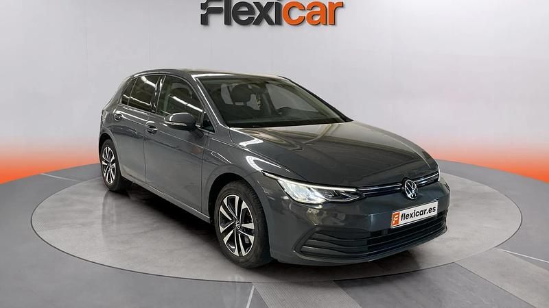 Gris Usado 2021 VW Golf Berlina | 15.990 € (Precio justo) - Imagen 1/4