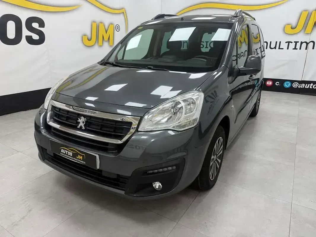 Usado Peugeot TePee Active 99 CV (72 kW) 2018 Negro Van