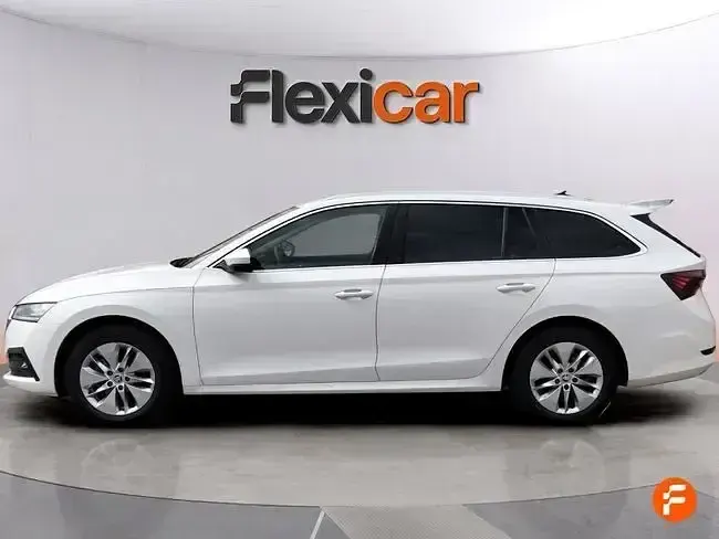 Usado Skoda Octavia Ambition 115 CV (84 kW) 2023 Blanco Familiar