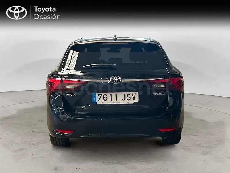Usado Toyota Avensis Advance 143 CV (105 kW) 2016 Azul Familiar