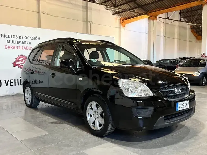 Usado Kia Carens 140 CV (102 kW) 2008 Negro Monovolumen