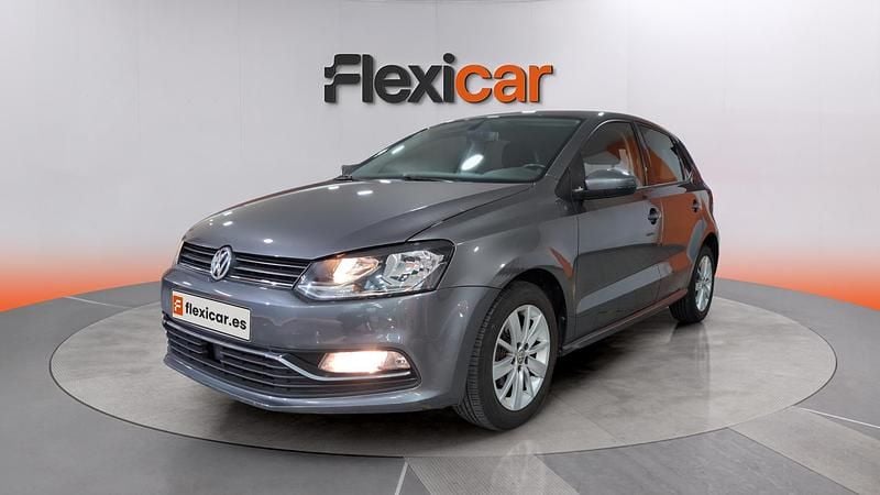 Usado VW Polo 90 CV (66 kW) 2017 Gris Berlina