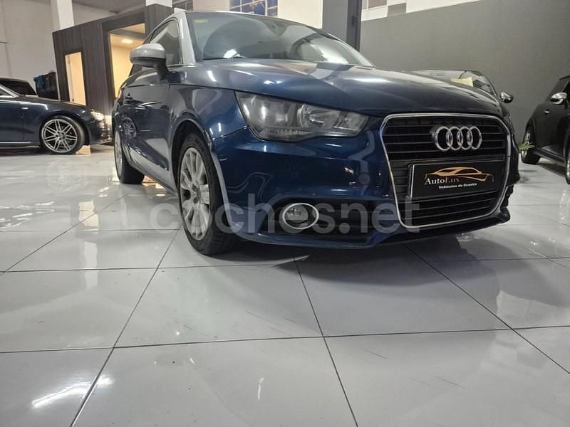 Azul Usado 2011 Audi A1 Ambition Berlina | 9700 € (Precio justo) - Imagen 1/4
