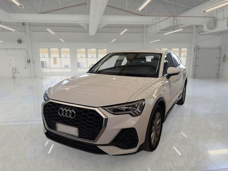 Begagnad Audi Q3 Comfort 244 HK (179 kW) 2021 Vit SUV