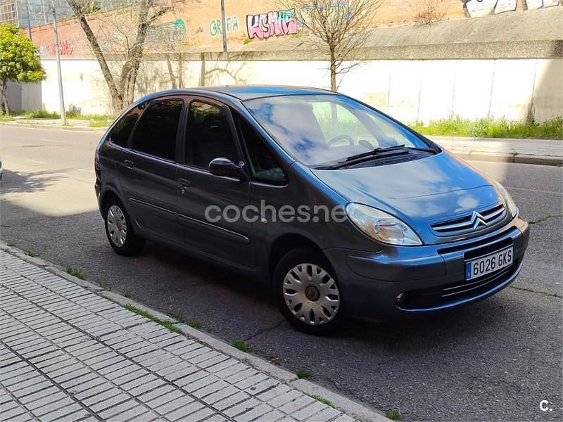 Usado Citroën Xsara Picasso 92 CV (67 kW) 2010 Gris / plata Monovolumen