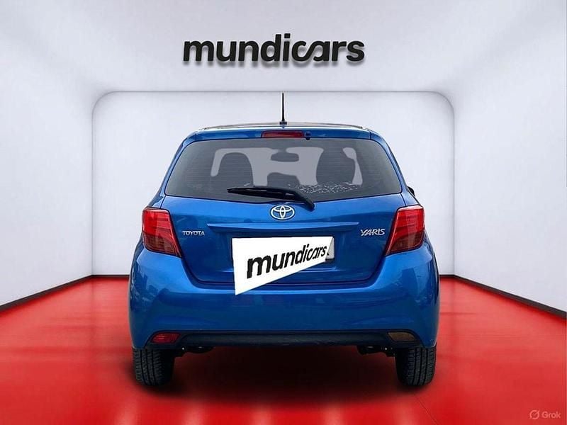 Usado Toyota Yaris Active 101 CV (74 kW) 2017 Azul Berlina