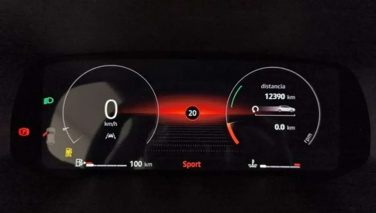 Usado Renault Clio Techno 101 CV (74 kW) 2025 Rojo Utilitario