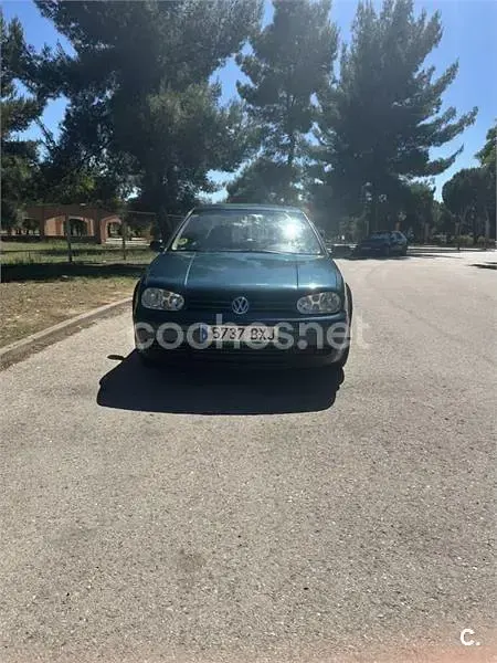 Usado VW Golf IV Highline 115 CV (84 kW) 2002 Azul Berlina