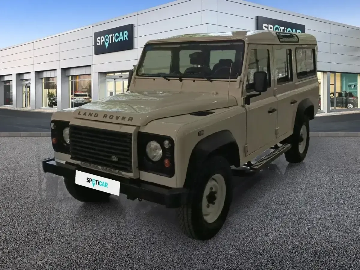 Begagnad Land Rover Defender S 122 HK (89 kW) 2010 Vit SUV