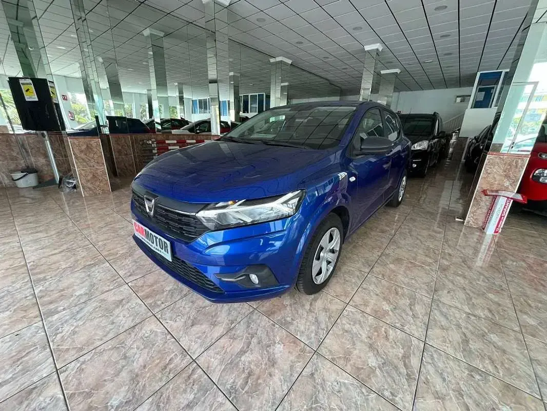 Usado Dacia Sandero Comfort 67 CV (49 kW) 2021 Azul Utilitario