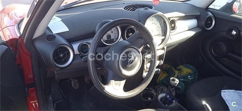 Usado Mini ONE 90 CV (66 kW) 2007 Rojo Utilitario