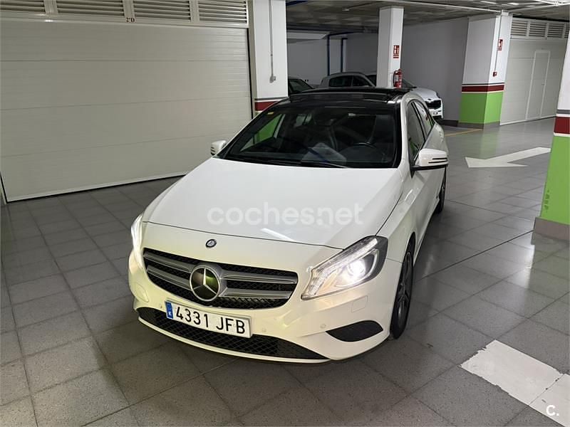 Usado Mercedes A180 Urban 109 CV (80 kW) 2015 Blanco Berlina