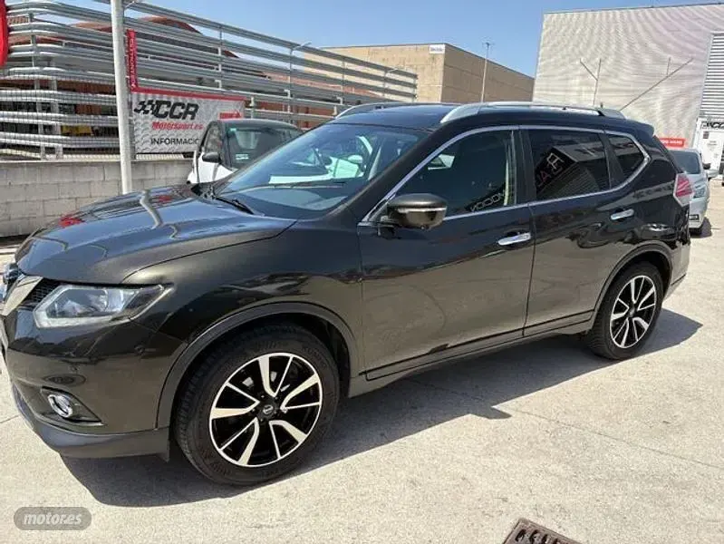 Usado Nissan X-Trail Tekna 130 CV (95 kW) 2015 Gris SUV