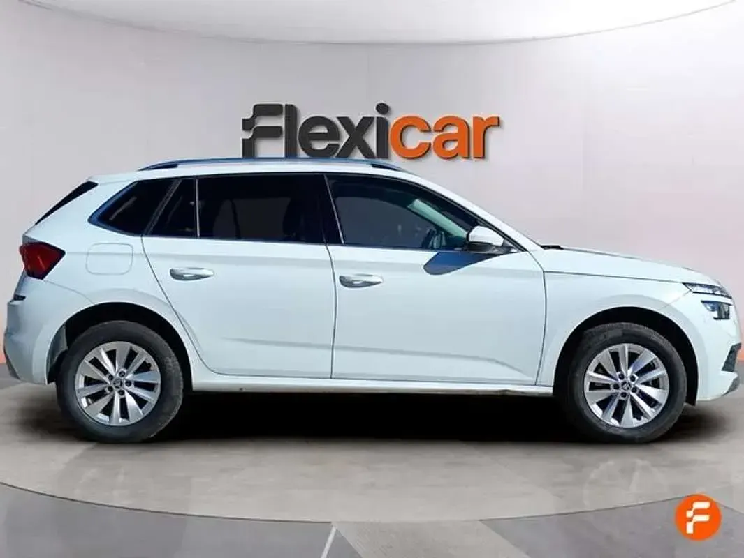 Usado Skoda Kamiq Ambition 110 CV (80 kW) 2023 Blanco SUV