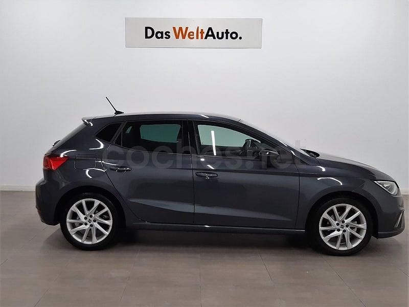 Usado Seat Ibiza FR 115 CV (84 kW) 2024 Gris / plata Utilitario