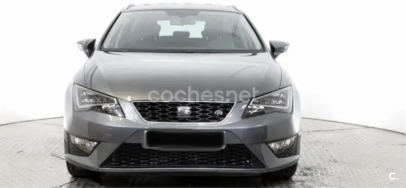 Usado Seat Leon ST FR 150 CV (110 kW) 2014 Gris / plata Familiar