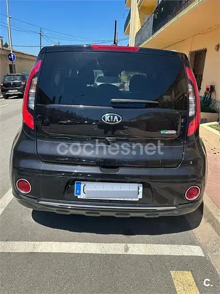 Usado Kia Soul 136 CV (100 kW) 2017 Negro SUV