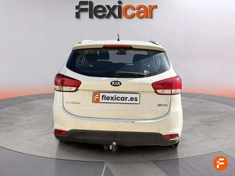Usado Kia Carens 116 CV (85 kW) 2015 Blanco Monovolumen