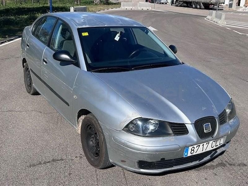 Usado Seat Cordoba Stella 100 CV (73 kW) 2003 Gris / plata Berlina