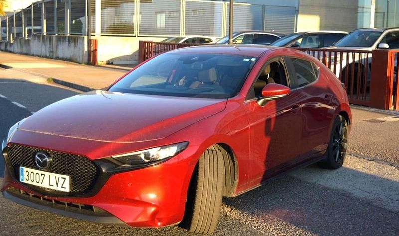 Usado Mazda 3 186 CV (136 kW) 2022 Rojo Utilitario