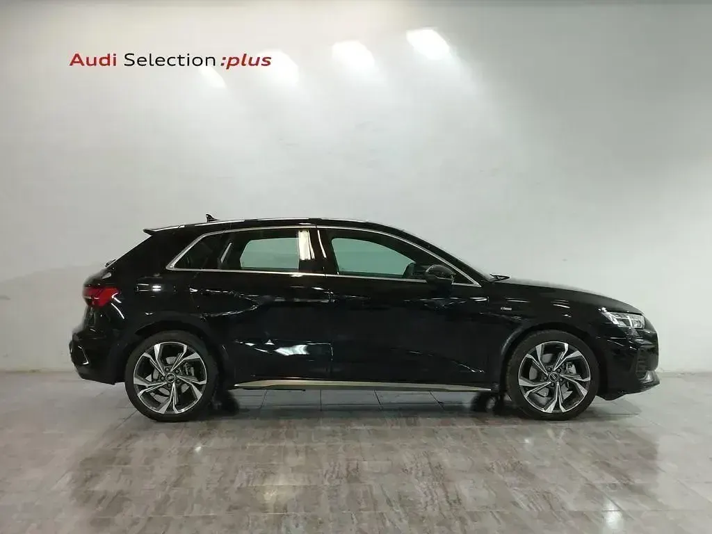 Usado Audi A3 e-tron S-Line 204 CV (150 kW) 2025 Negro Utilitario
