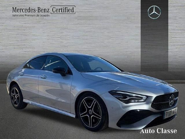 Usado Mercedes CLA200 AMG line 163 CV (119 kW) 2025 Plata hightech