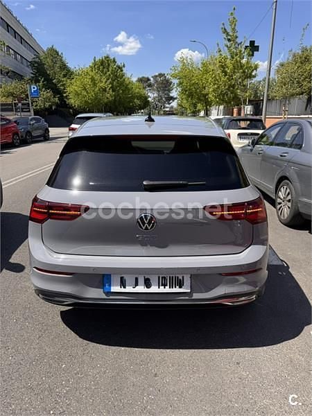 Usado VW Golf VIII GTE 245 CV (180 kW) 2021 Gris / plata Berlina