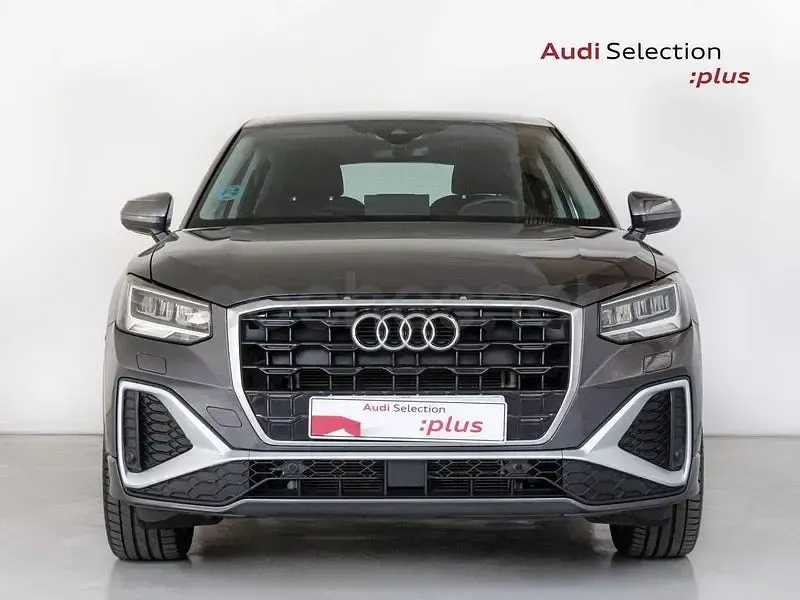 Usado Audi Q2 116 CV (85 kW) 2025 Gris / plata SUV