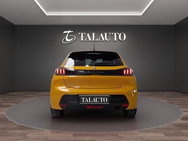 Usado Peugeot 208 Allure 102 CV (75 kW) 2022 Amarillo Utilitario
