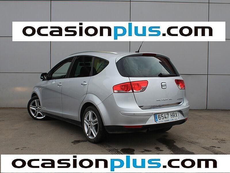 Usado Seat Altea Ecomotive 105 CV (77 kW) 2013 Gris Monovolumen