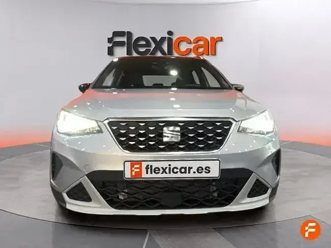 Usado Seat Arona FR 150 CV (110 kW) 2024 Gris SUV