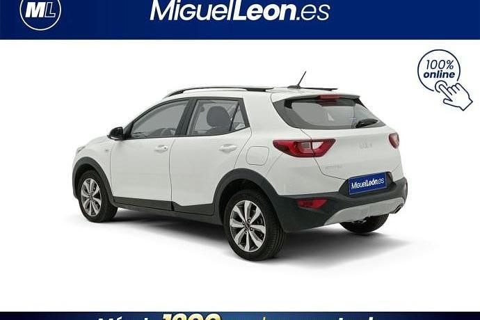 Usado Kia Stonic 84 CV (61 kW) 2022 Blanco SUV