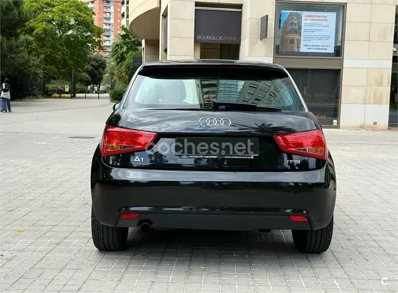 Usado Audi A1 Attraction 86 CV (63 kW) 2014 Negro Utilitario