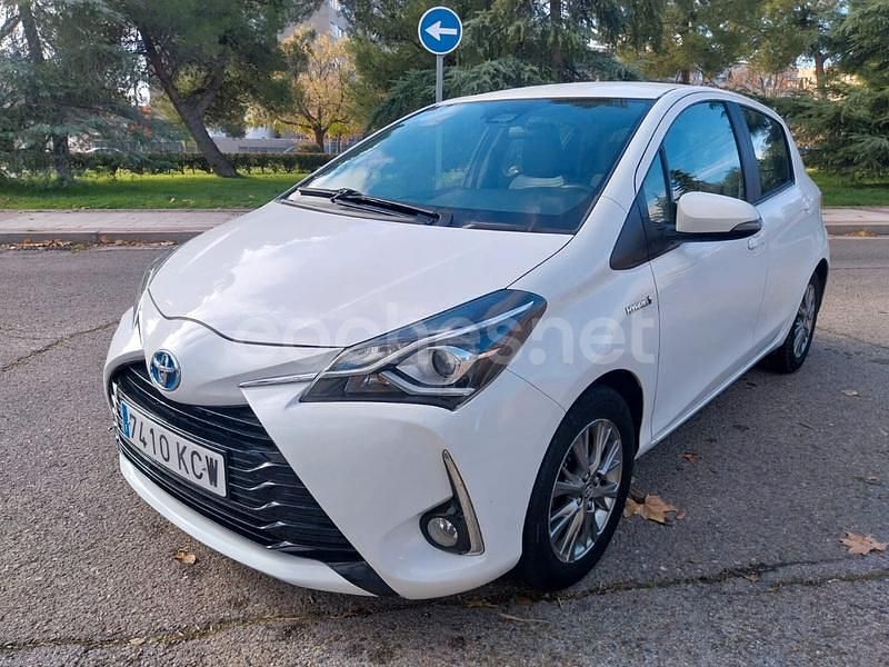 Blanco Usado 2017 Toyota Yaris Hybrid Active Berlina | 9790 € - Imagen 1/4