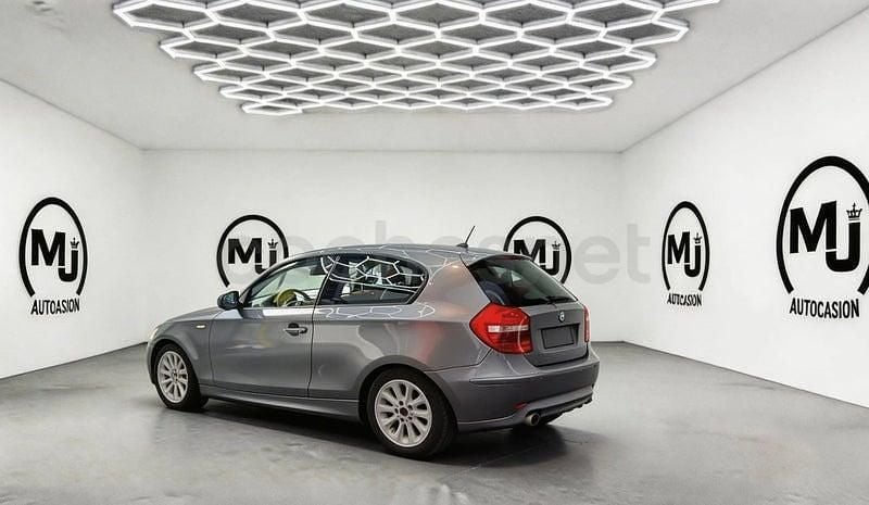 Usado BMW 120 177 CV (130 kW) 2011 Gris / plata Utilitario
