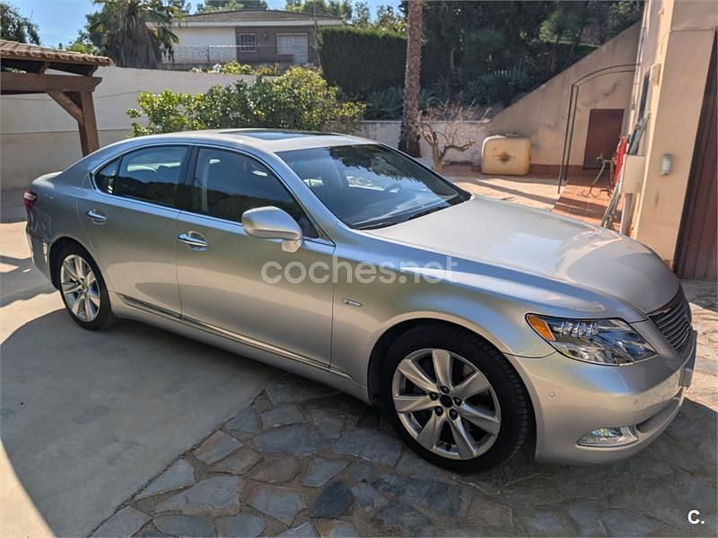 Usado Lexus LS600h Luxury Line 445 CV (327 kW) 2008 Gris / plata Berlina