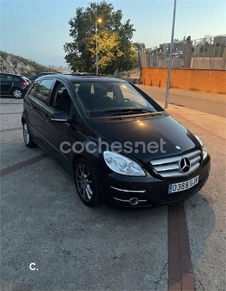 Usado Mercedes B180 109 CV (80 kW) 2008 Negro Monovolumen