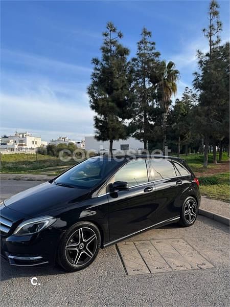 Usado Mercedes B180 109 CV (80 kW) 2015 Negro Monovolumen