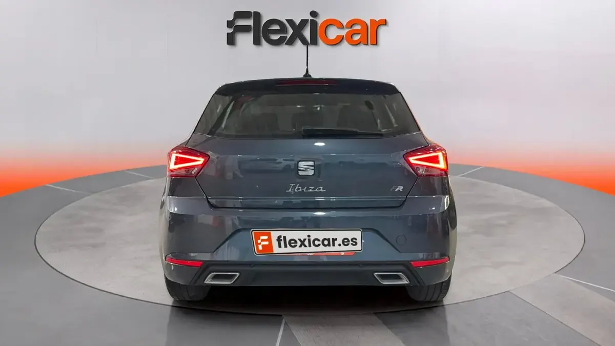 Usado Seat Ibiza Style 80 CV (58 kW) 2024 Gris Utilitario