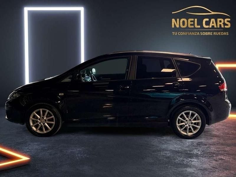 Usado Seat Altea Ecomotive 105 CV (77 kW) 2010 Negro Monovolumen